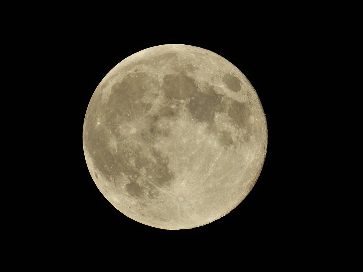 The full moon, on Buddha Purnima, May 7, 2020. (Photographer: Neha Sinha)