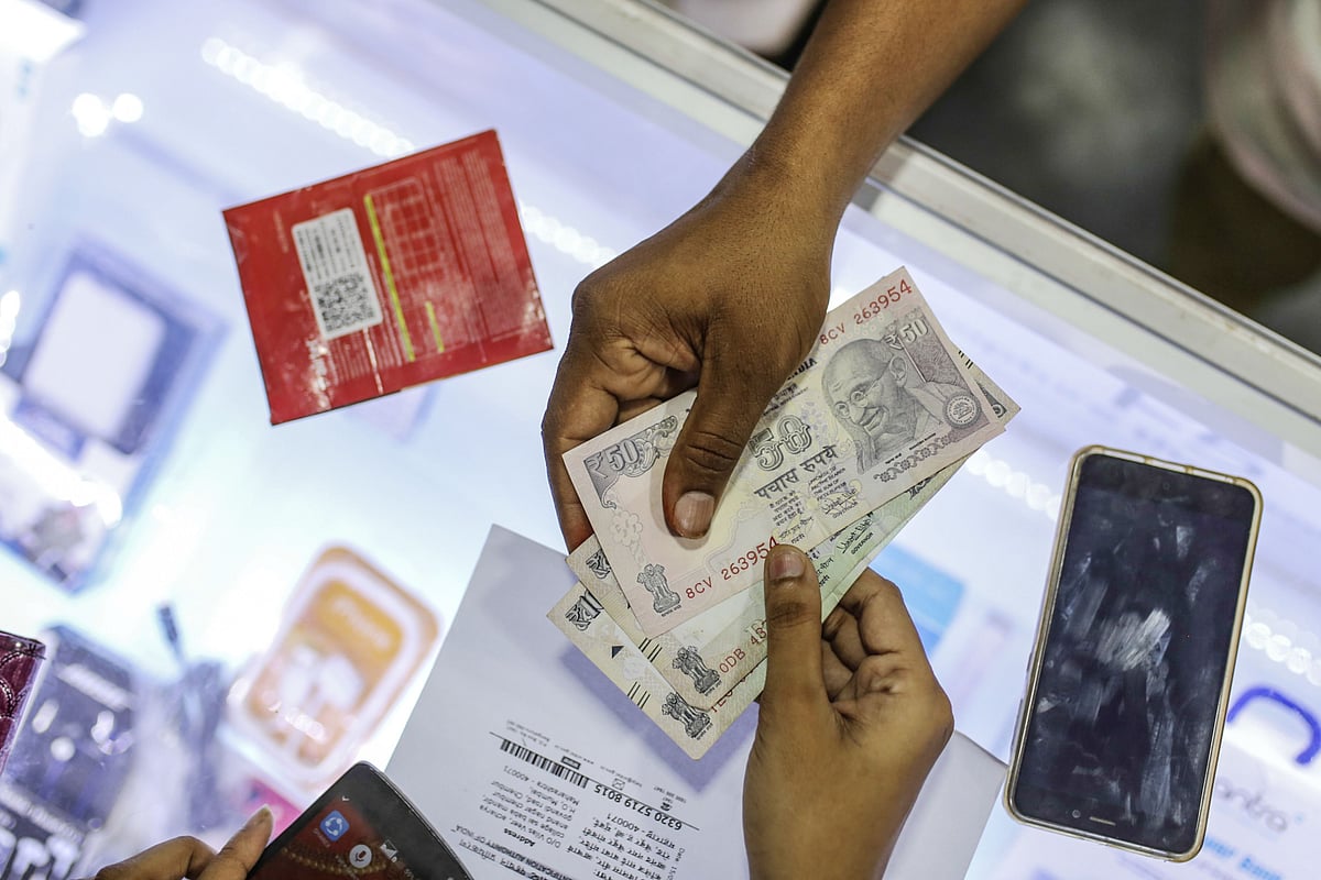 Click, Tap, Swipe. The Trap Of Spending Digital Money.