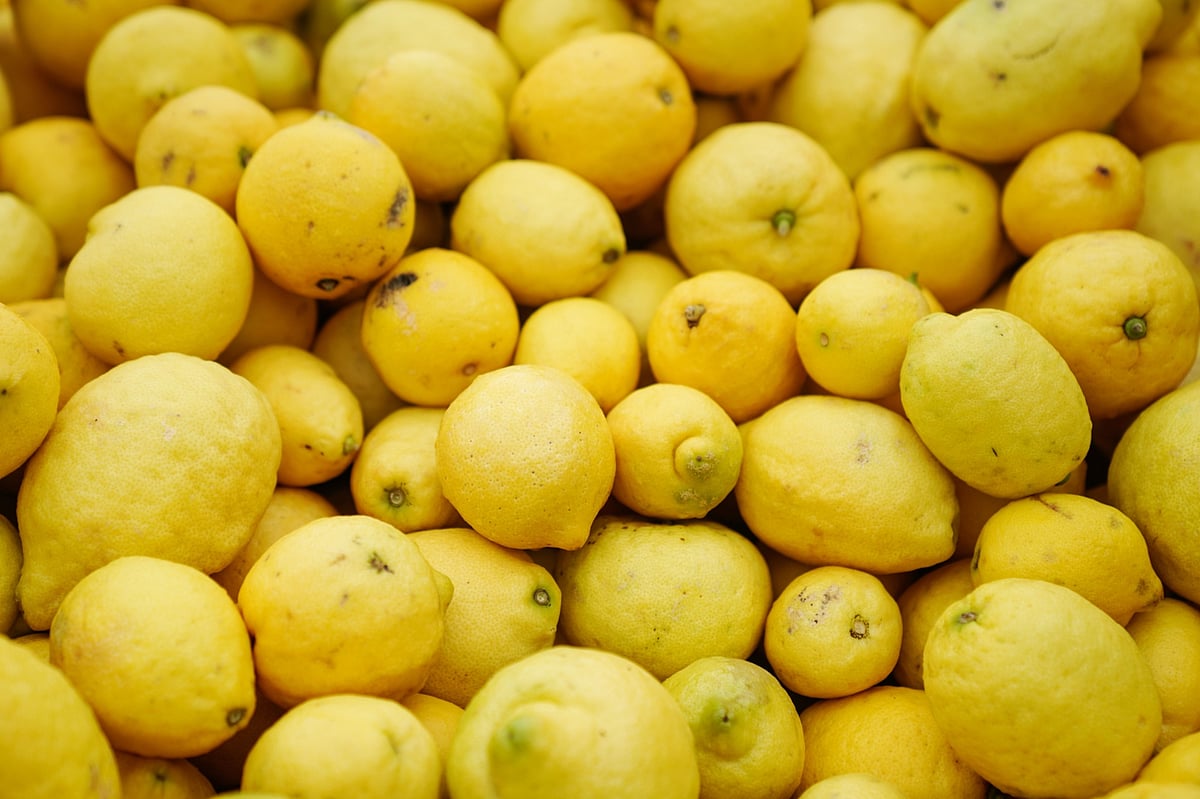 Lemons. (Photographer: Bing Guan/Bloomberg)