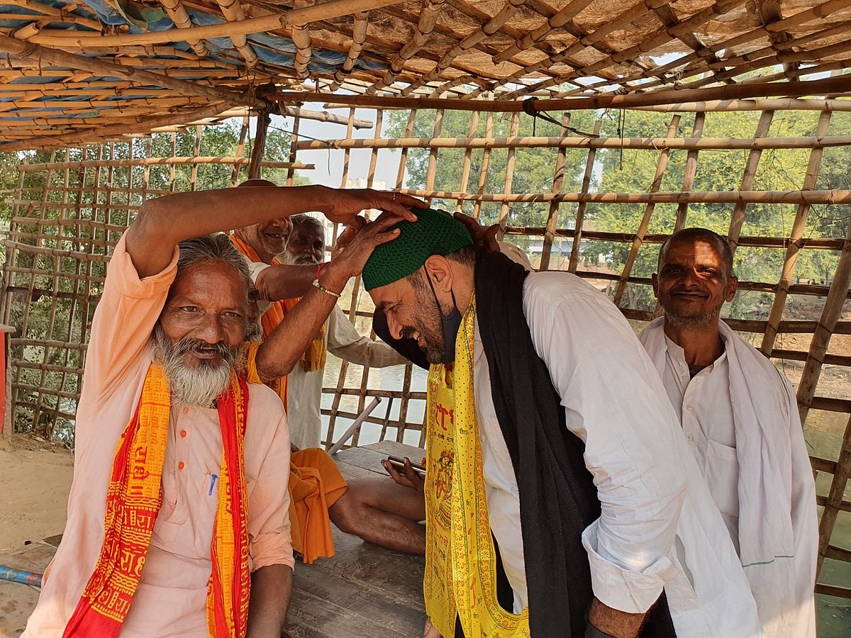 Faisal Khan and Khudai Khidmatgar members visited various Hindu temples in the Mathura region over four days in October 2020. (Photograph: Article 14)

