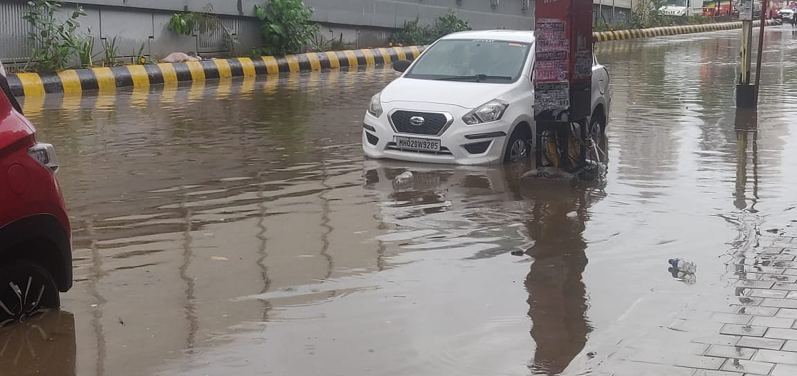 <div class="paragraphs"><p>Water logging in Dadar area of Mumbai. (Source: BloombergQuint)</p></div>