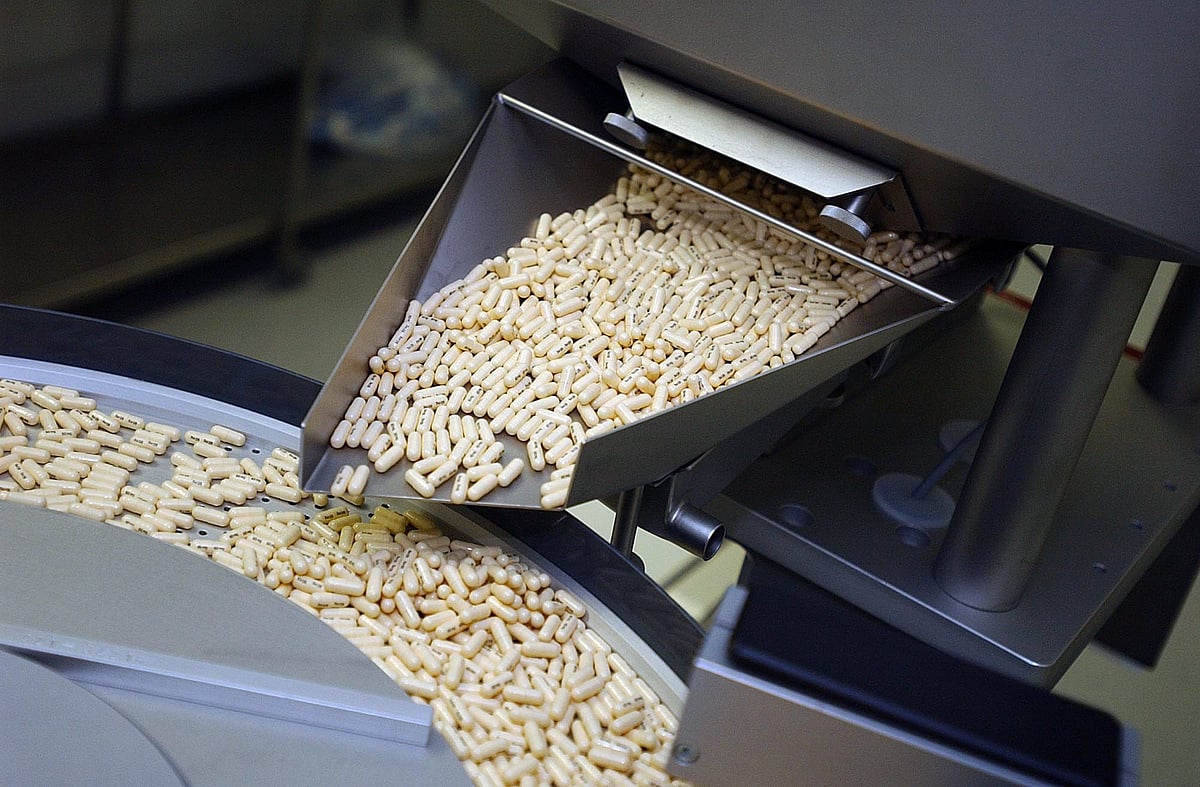 <div class="paragraphs"><p>Capsules seen on a blister packaging machine. (Photographer: John Cogill/Bloomberg News)</p></div>