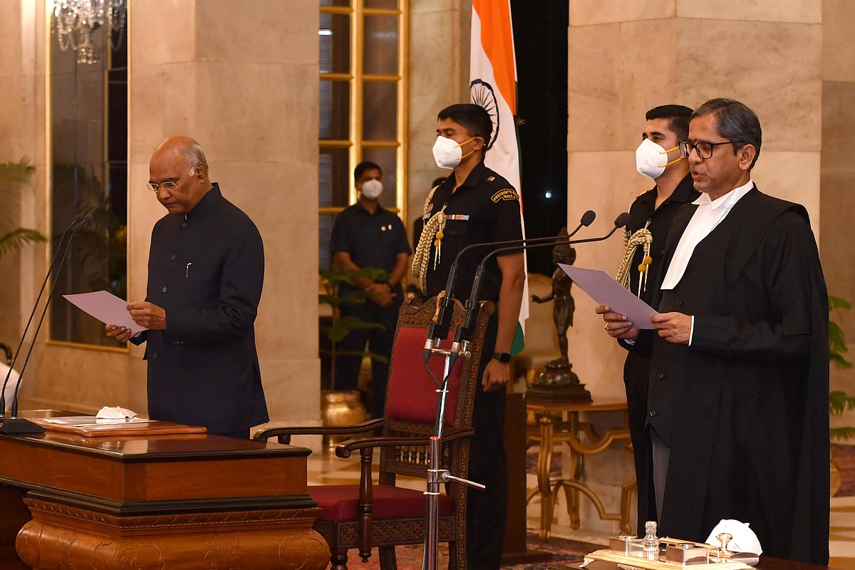<div class="paragraphs"><p>Justice NV Ramana (right) takes oath as the new Chief Justice of India, on April 24, 2021. (Photograph: President of India/Twitter)</p></div>