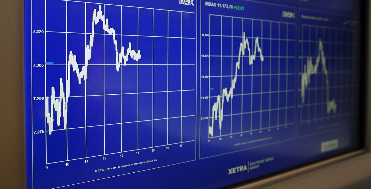 <div class="paragraphs"><p>A computer screen displays&nbsp;index curves at the Frankfurt Stock Exchange. (Photographer: Ralph Orlowski/Bloomberg)</p></div>