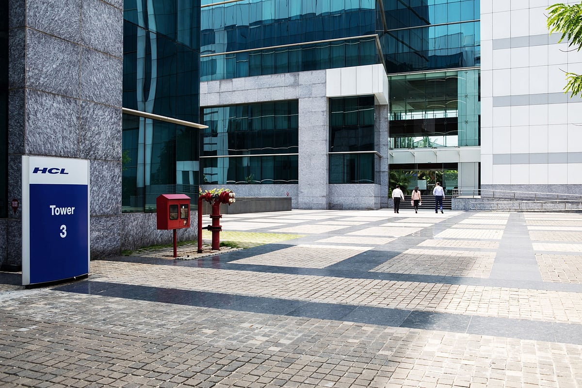 <div class="paragraphs"><p>Employees walk through the deserted HCL Technologies Ltd. Jigani campus in Bengaluru, India. [Photographer: Samyukta Lakshmi/Bloomberg]</p></div>