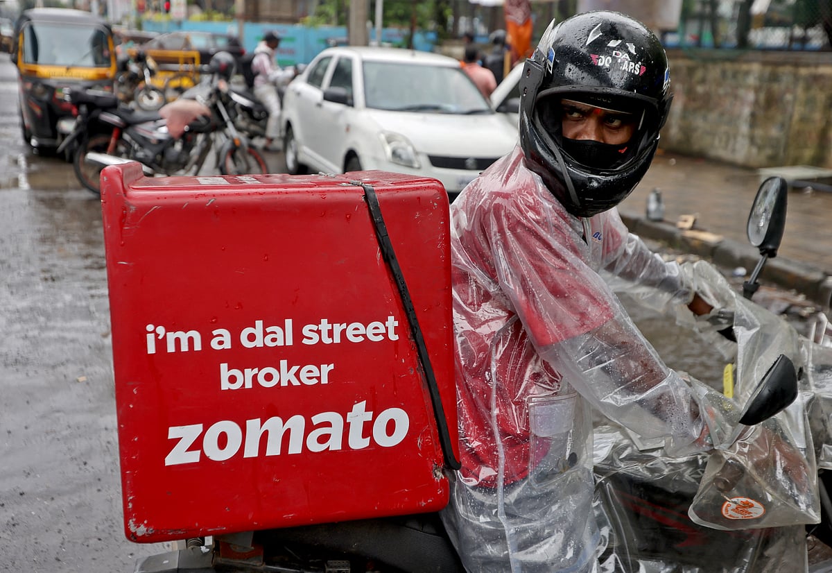 <div class="paragraphs"><p>A Zomato delivery partner in Mumbai. (Photo: Francis Mascarenhas/Reuters)</p></div>