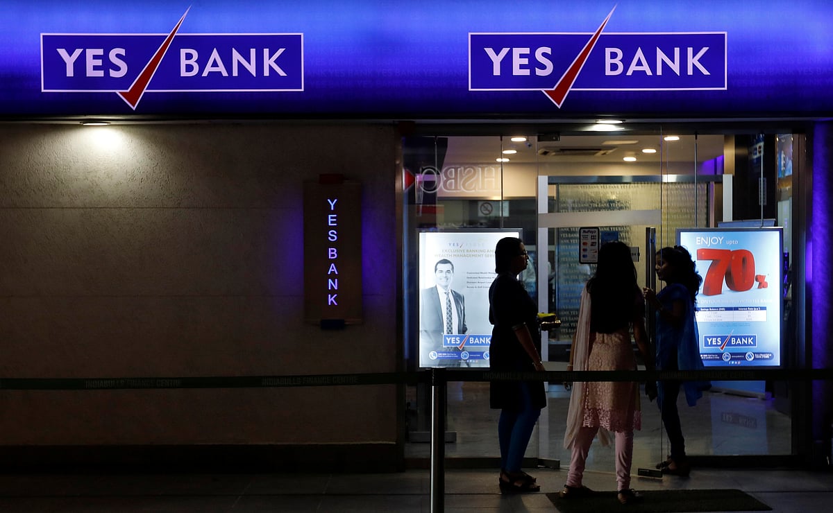 <div class="paragraphs"><p>Employees enter a Yes Bank branch at its headquarters in Mumbai, India. (Source: Reuters)</p></div>