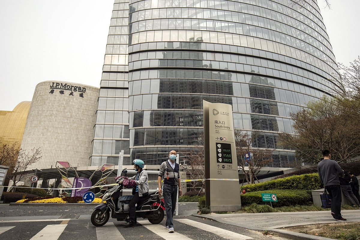 Shanghai Tower, which houses the JPMorgan offices, was placed under lockdown on March 14. China’s zero Covid approach to the pandemic locked down Shanghai for months.Photographer: Qilai Shen/Bloomberg