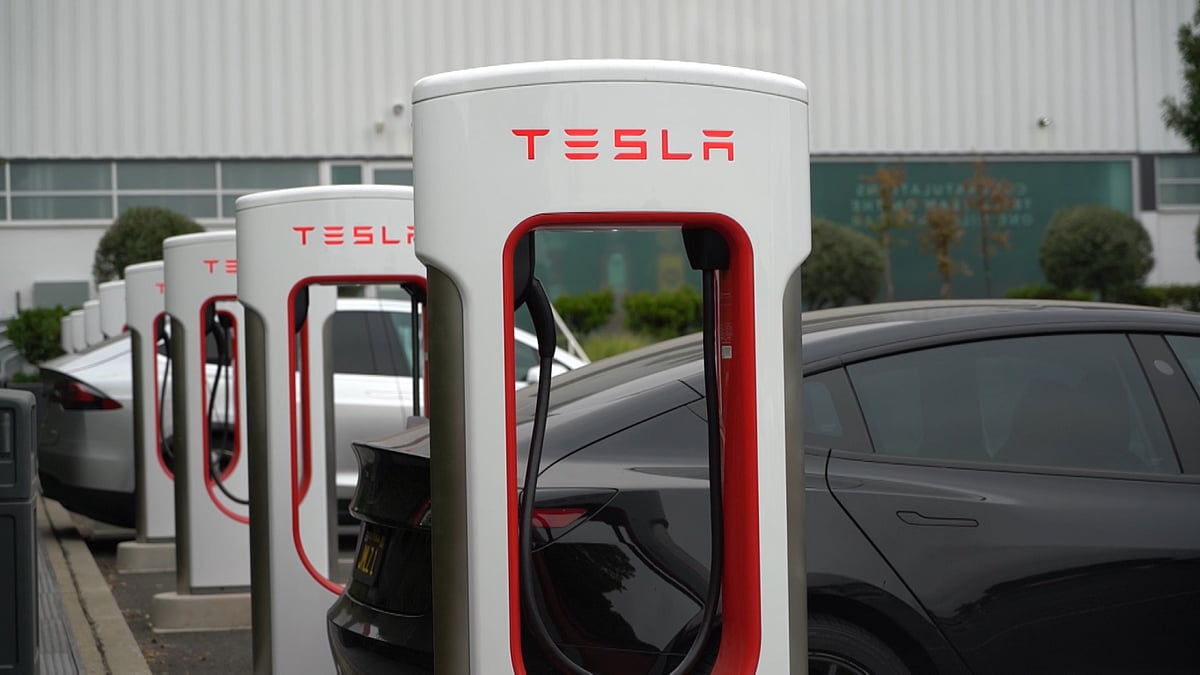 WATCH: Tesla Inc. reported second-quarter earnings that beat Wall Street estimates. David Welch reports.Source: Bloomberg