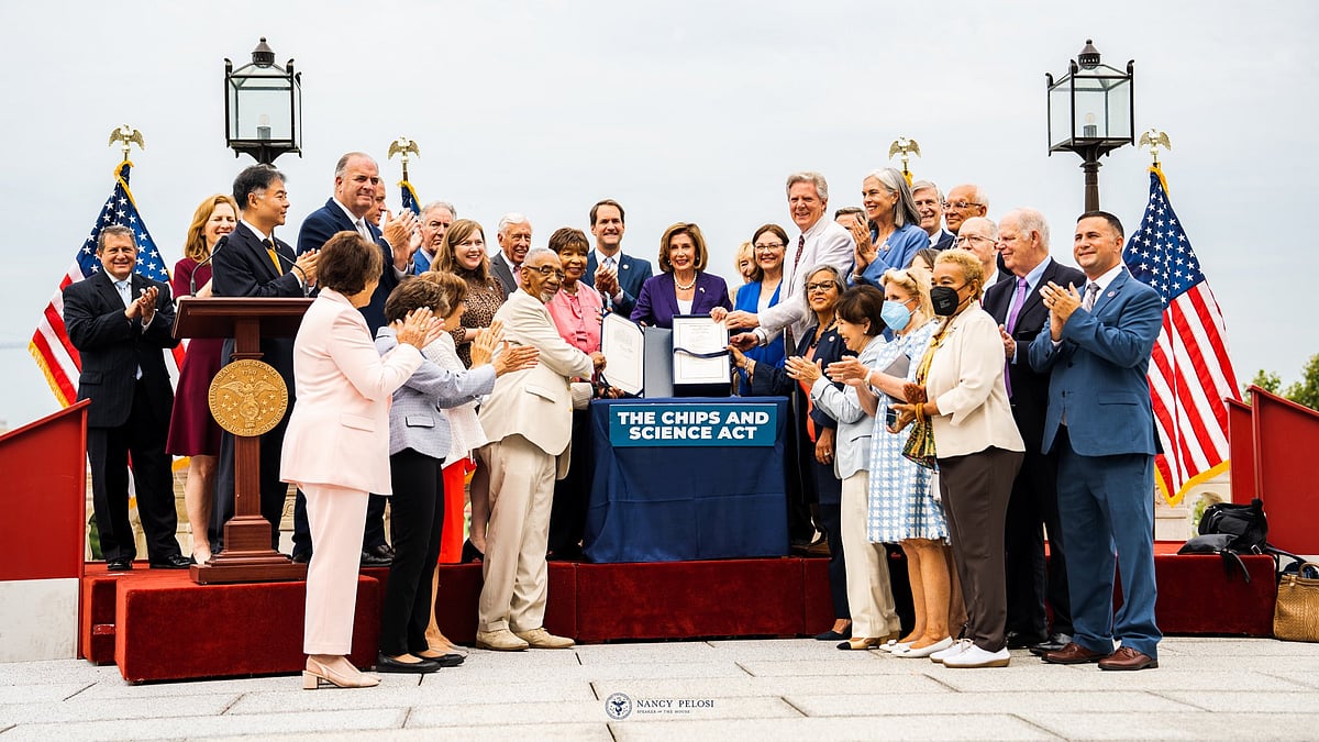 <div class="paragraphs"><p>U.S. House Speaker Nancy Pelosi  signs the Chips and Science Act, on July 29, 2022. (Image: Nancy Pelosi/Twitter)</p></div>
