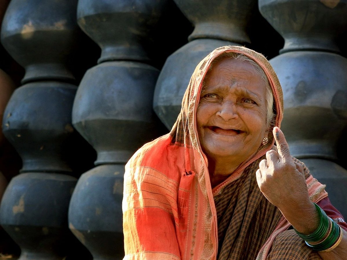 <div class="paragraphs"><p>(Photo: Election Commission's Twitter handle)</p></div>