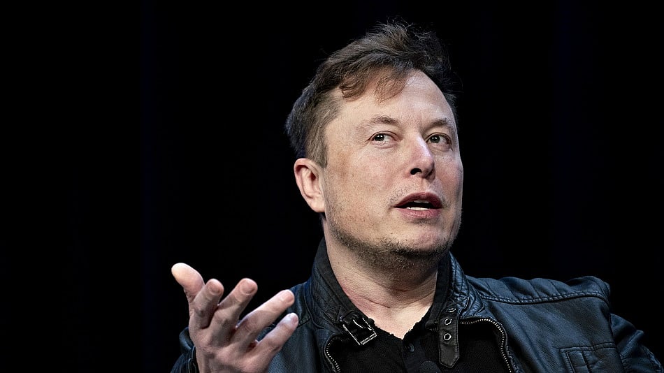 WATCH: Elon Musk has completed his $44 billion acquisition of Twitter Inc. Ed Ludlow reports on Bloomberg Television.Source: Bloomberg