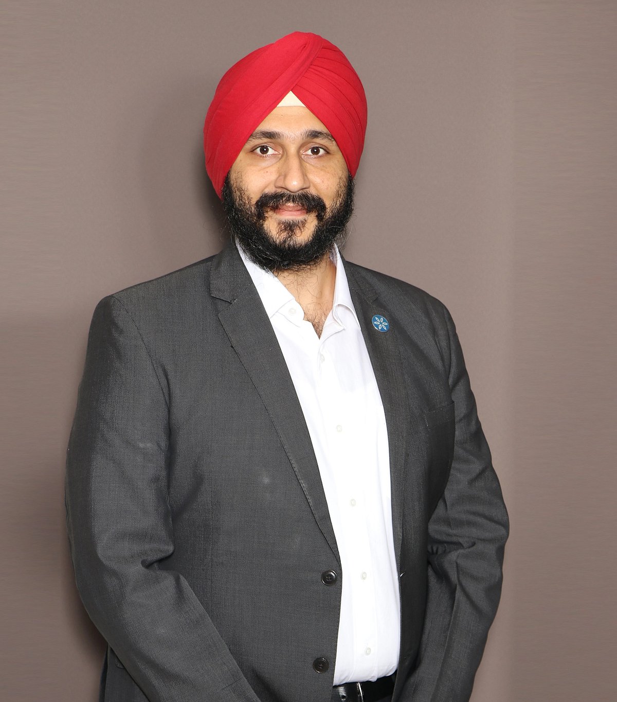 <div class="paragraphs"><p></p></div>