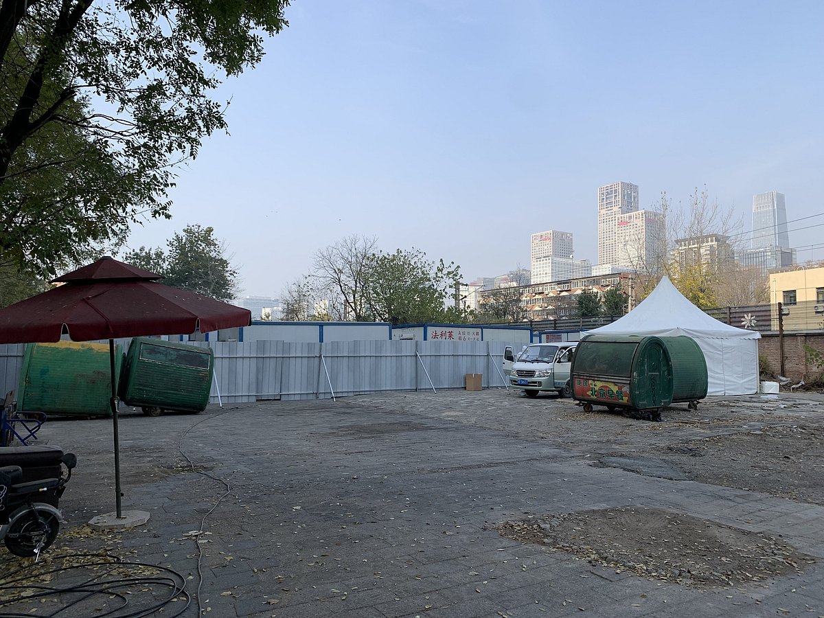 A temporary Covid quarantine facility under construction south of the central business district in Beijing.Photographer: James Mayger/Bloomberg