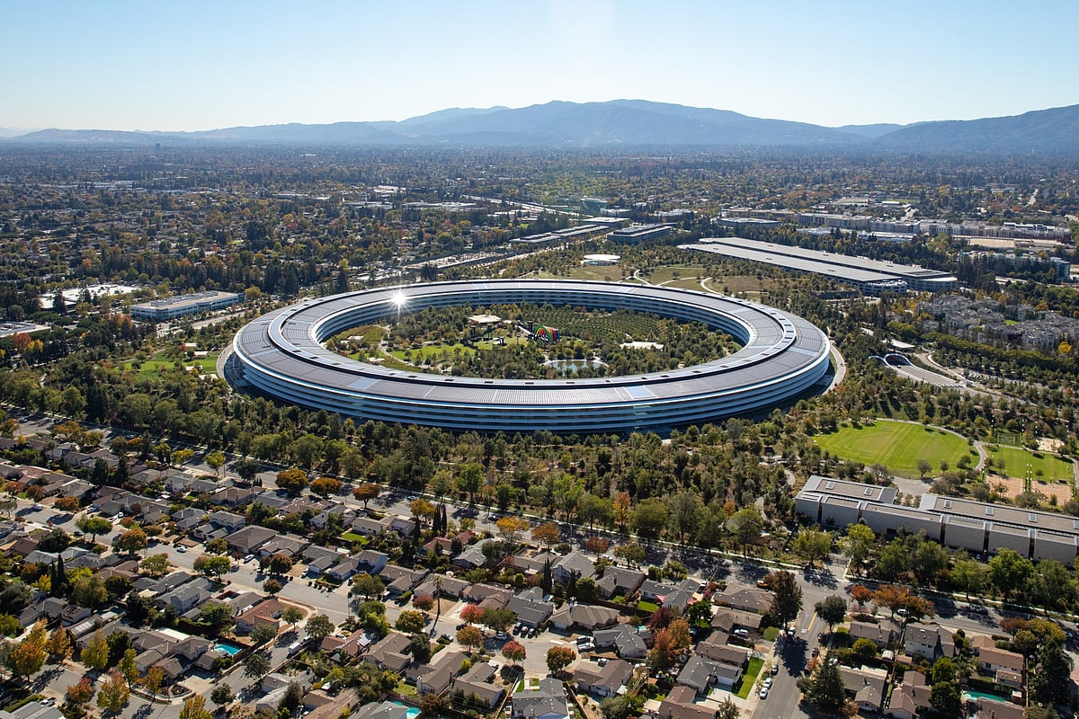 The Apple Park campus in Cupertino, California.Photographer: Sam Hall/Bloomberg