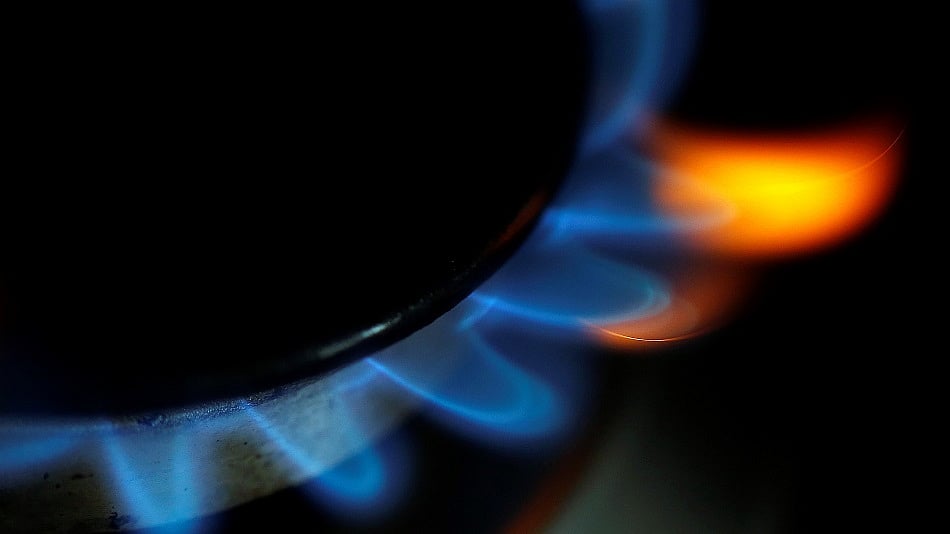 WATCH: Mild weather forecasts in the last month have led to a dip in natural gas futures. Stephen Stapczynski reports.Source: Bloomberg