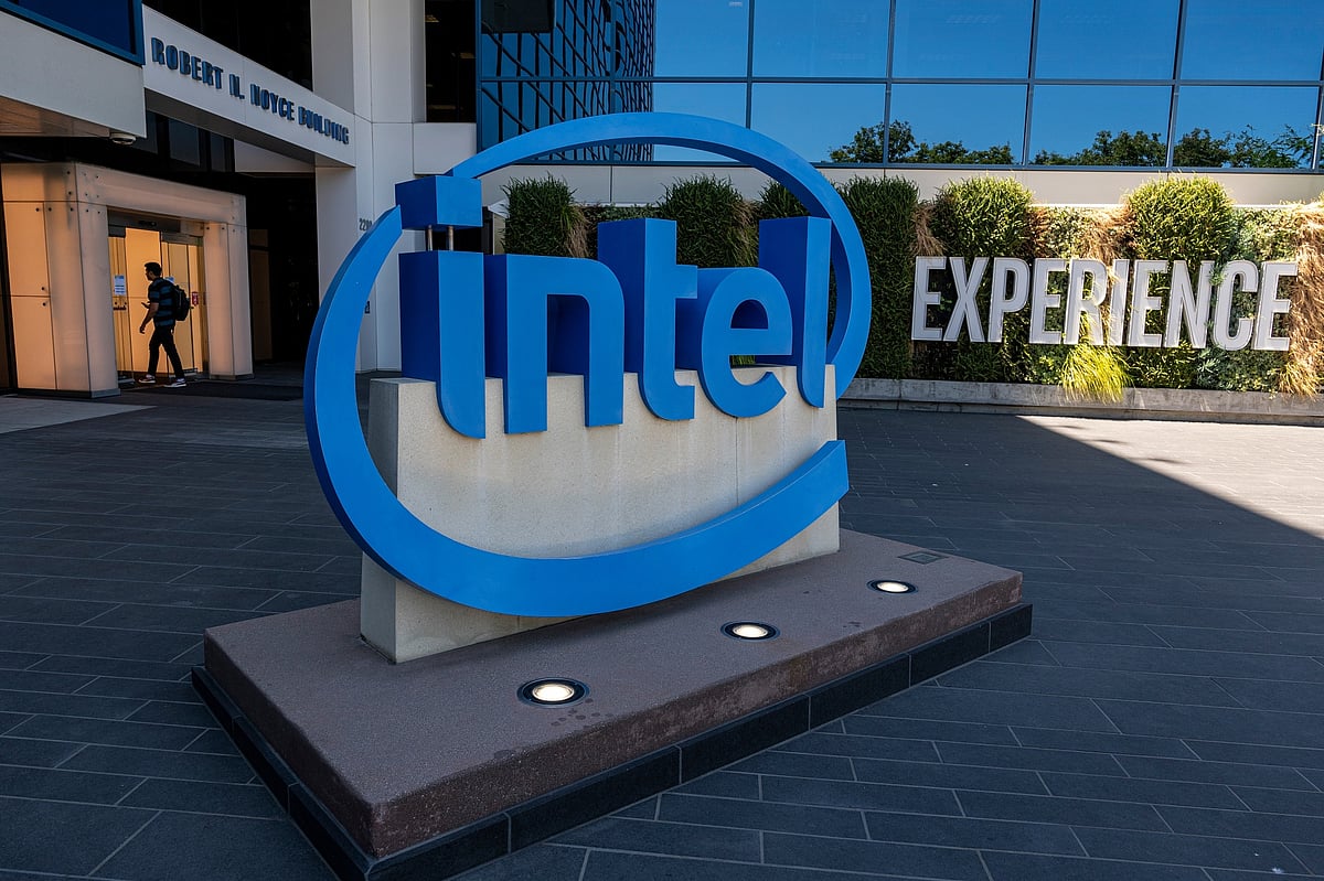 Intel headquarters in Santa Clara, California.Photographer: David Paul Morris/Bloomberg