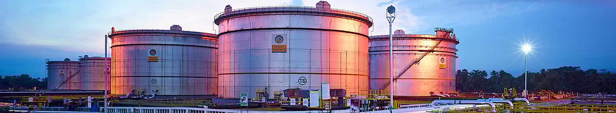 <div class="paragraphs"><p>BPCL’s current 1-yr fwd. valuation of 1.3x P/B at par with the mean -1 S.D. It now trades on par with HPCL (on a 1-yr fwd. P/B basis) vs. a historical premium of 50%.</p><p> (Photo Source: Company Website)</p></div>