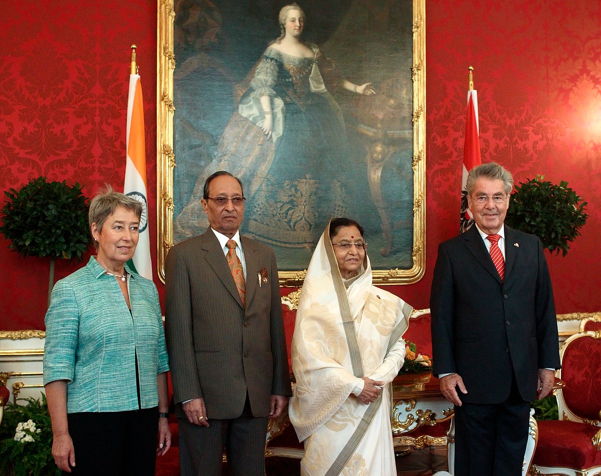 <div class="paragraphs"><p>Former Indian President Pratibha Devisingh Patil (second from right) and her husband Devisingh Ramsingh Shekhawat (second from left) during their visit to Austria. (Source: REUTERS/Heinz-Peter Bader)</p></div>