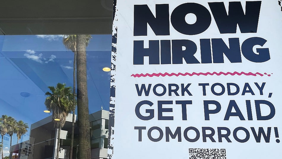 WATCH: Initial unemployment claims in regular state programs slid to 192,000 in the largest weekly decline since July. Michael McKee has the details.Source: Bloomberg