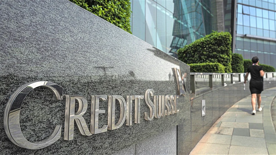 WATCH: UBS is trying to prevent an exodus of Credit Suisse’s top talent, particularly in Asia. Russell Ward reports.Source: Bloomberg