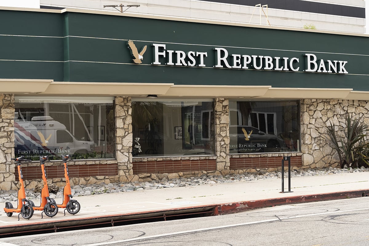 A First Republic Bank branch in Santa Monica, California.Photographer: Lauren Justice/Bloomberg