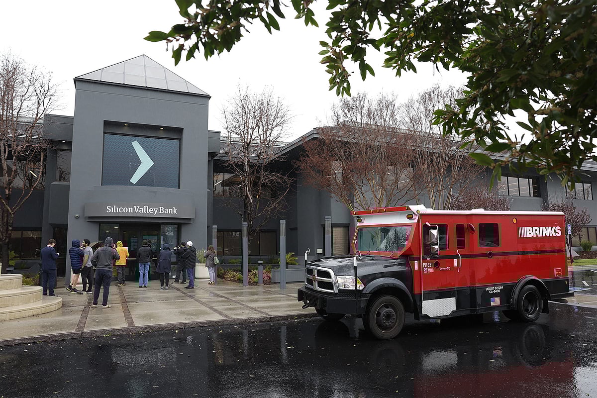 A Brinks armored truck parked in front of the shuttered Silicon Valley Bank headquarters in Santa Clara, California, on March 10.Photographer: Justin Sullivan/Getty Images