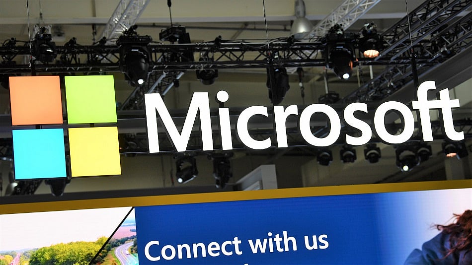 WATCH: Microsoft Corp.’s third-quarter profit and sales surpassed projections. Su Keenan reports on Bloomberg Television.Source: Bloomberg