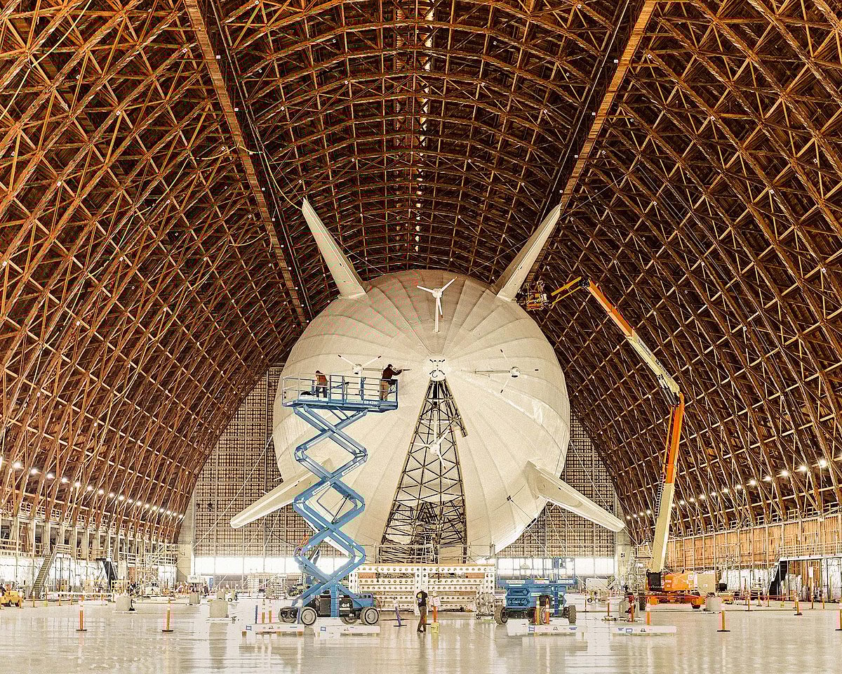 Brin’s airships, with carbon-fiber tubing, would be lighter and sturdier than the ones from a century ago.