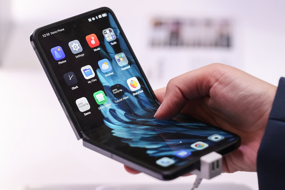 The Oppo Find N2 Flip foldable smartphone.Photographer: Angel Garcia/Bloomberg