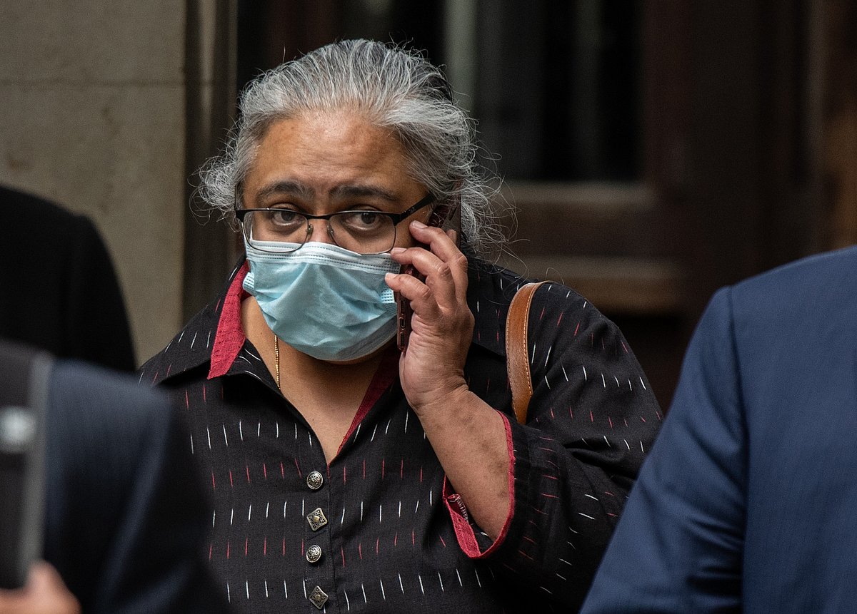 Vinoo Hinduja, daughter of Srichand Hinduja, leaves the Royal Courts of Justice in London in 2022.  Photographer: Chris J. Ratcliffe/Bloomberg