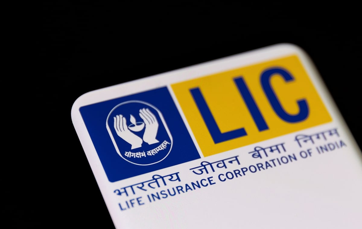 <div class="paragraphs"><p>Life Insurance Corporation of India logo displayed on a smart phone. (Photo: Dado Ruvic/Reuters)</p></div>