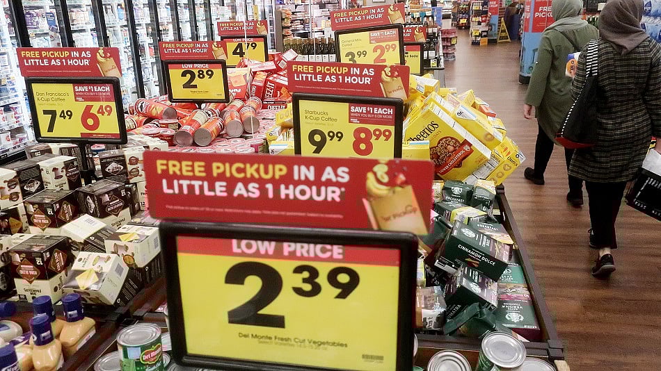 WATCH: US CPI rose 3% last month from a year ago while core CPI advanced 4.8%, the lowest since late 2021. Michael McKee breaks down the numbers.Source: Bloomberg