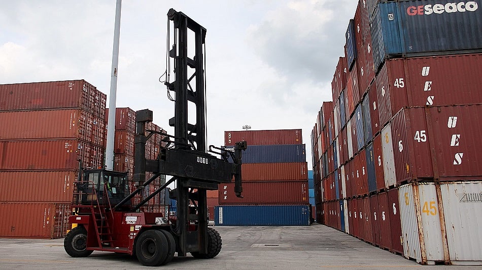 WATCH: The US economy grew at an even faster pace in the third quarter than originally estimated, reflecting upward revisions to business investment and government spending.Source: Bloomberg