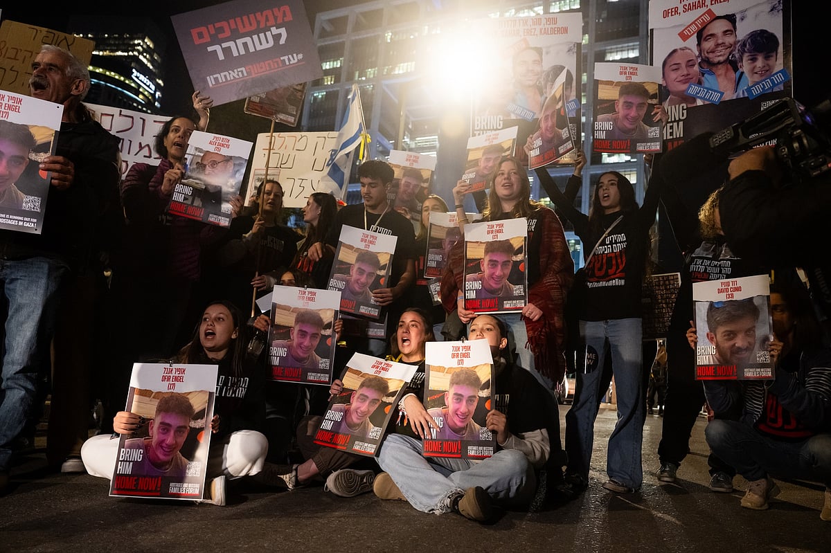 Families of the hostages during a demonstration in Tel Aviv, Israel, on Nov. 28.Photographer: Alexi J. Rosenfeld/Getty Images