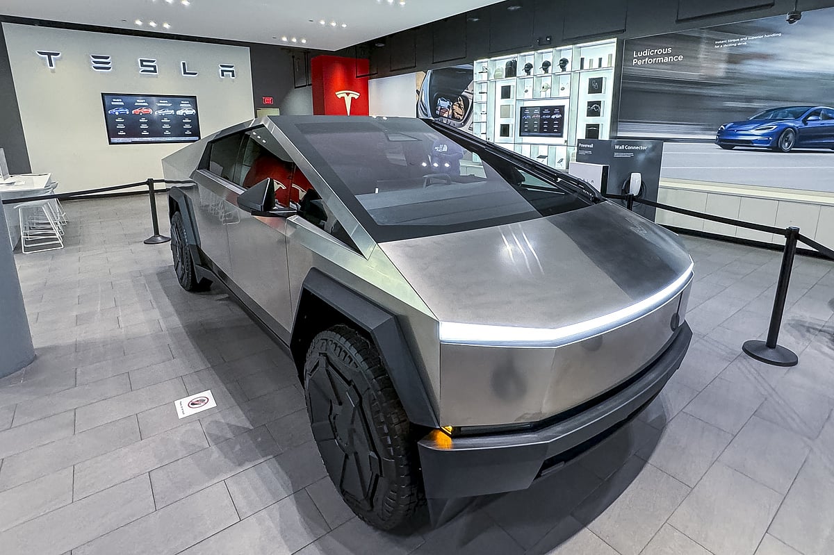 A Tesla Cybertruck at a Tesla store in San Jose, California, on Tuesday.Photographer: David Paul Morris/Bloomberg
