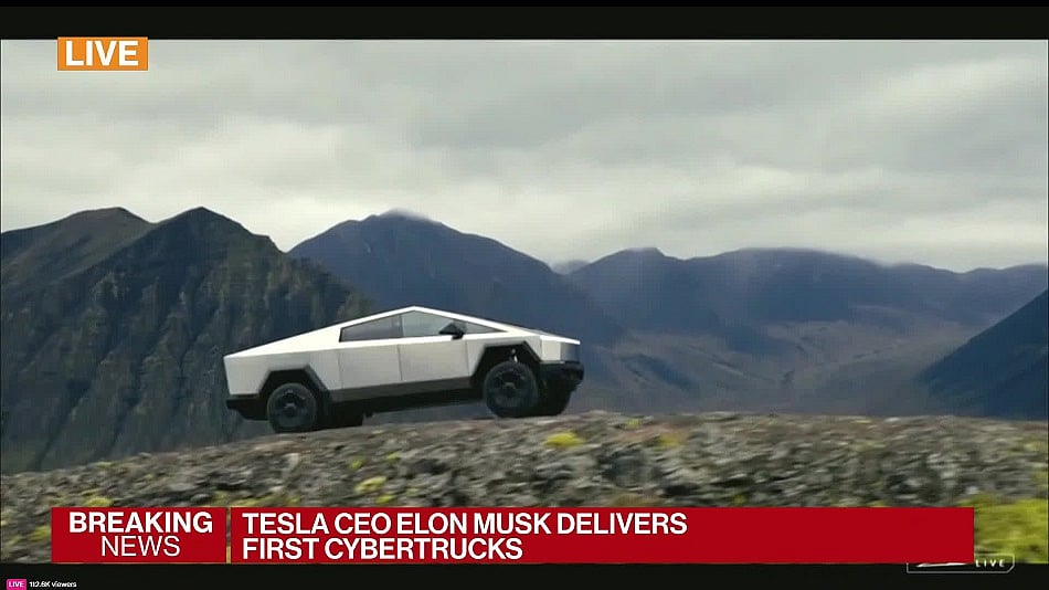 WATCH: Elon Musk delivered the first Tesla Cybertrucks to customers at the company’s Austin headquarters. Ed Ludlow reportsMarkets: The Close.”