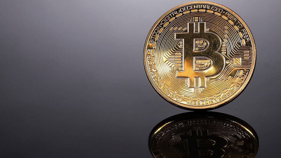 WATCH: Katie Greifeld and James Seyffart discuss spot Bitcoin ETFs clearing a major hurdle.Source: Bloomberg