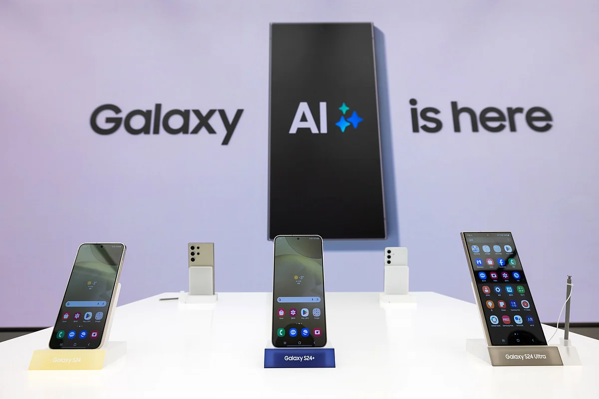 Galaxy S24 smartphones during a media preview in Seoul.Photographer: SeongJoon Cho/Bloomberg