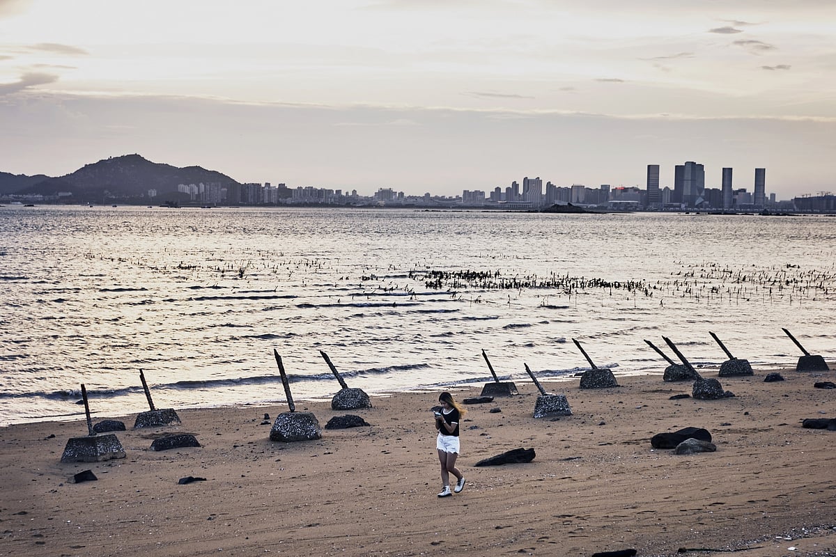 Anti-landing barriers on the Taiwanese islands of Kinmen, across from Xiamen in mainland China.Photographer: An Rong Xu/Bloomberg
