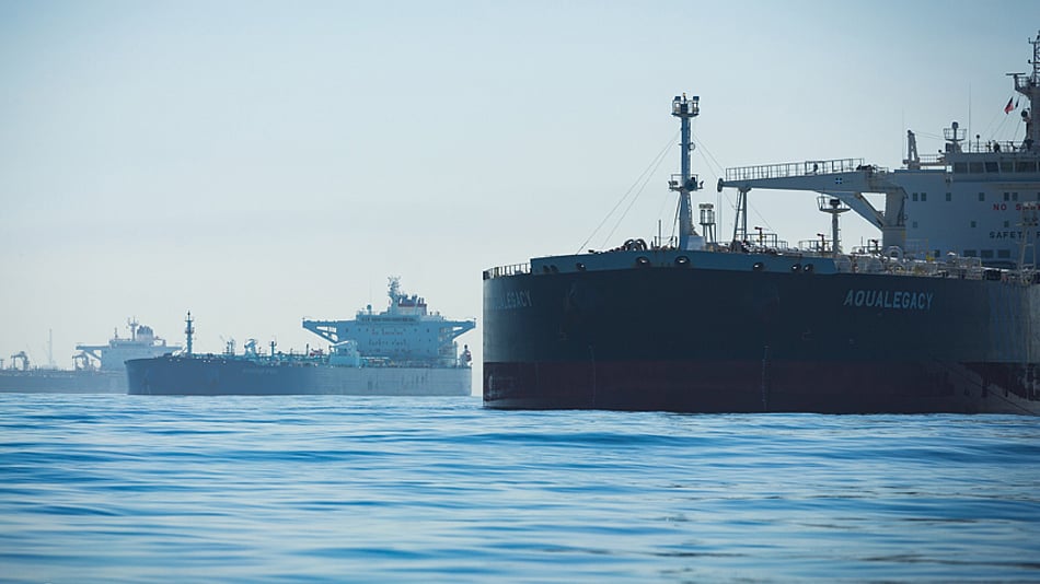 WATCH: Oil jumped as the US and allies launched airstrikes against Houthi rebels in Yemen. Stephen Stapczynski reports.Source: Bloomberg