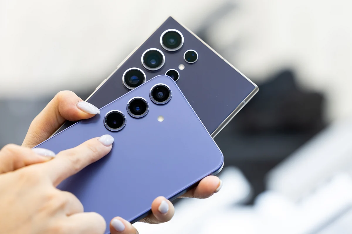 Galaxy S24 smartphones.Photographer: SeongJoon Cho/Bloomberg