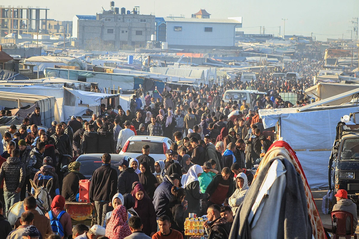 Displaced Palestinians near the Egyptian border in Rafah, in January.Photographer: Ahmad Salem/Bloomberg