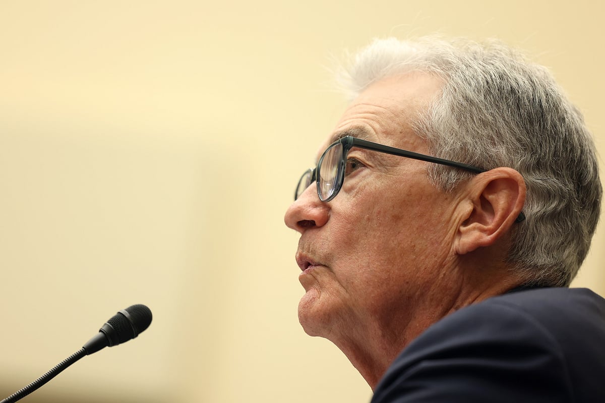 Asia Stocks Rise On Support From Powell Rates Hint: Markets Wrap