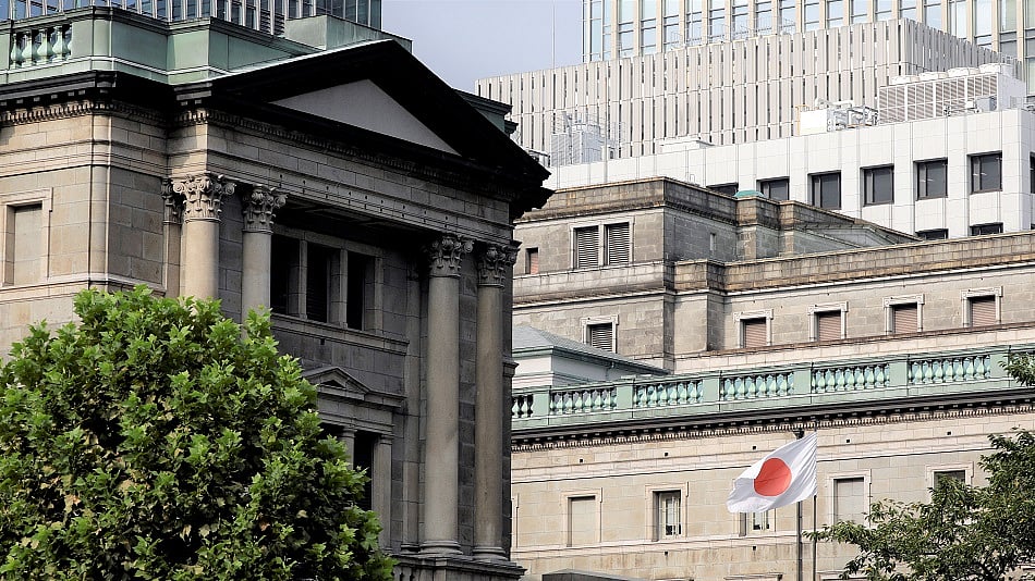 WATCH: Japan’s largest labor union group will release the most closely scrutinized wage figures in decades. The numbers may be strong enough to nudge the BOJ toward raising rates. Paul Jackson reports.Source: Bloomberg