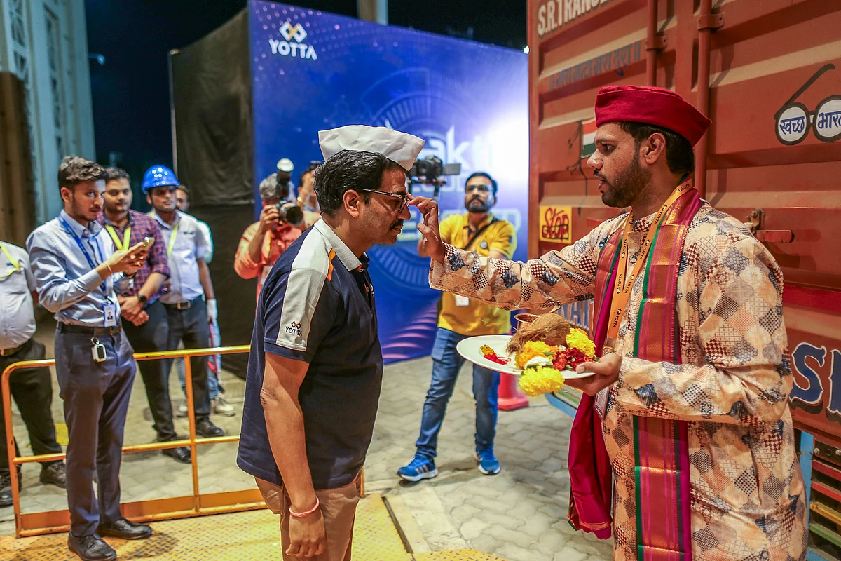 The delivery ceremony.Photographer: Dhiraj Singh/Bloomberg