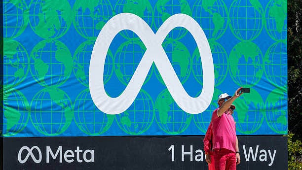 Meta increased its spending estimates for the year and projected second quarter sales that were below Wall Street’s expectations, once again raising questions about whether its futuristic technological bets will eventually pay off for investors. Earnings for 1Q beat estimates. The stock dropped sharply after the close. Bloomberg’s Ed Ludlow reports.Source: Bloomberg