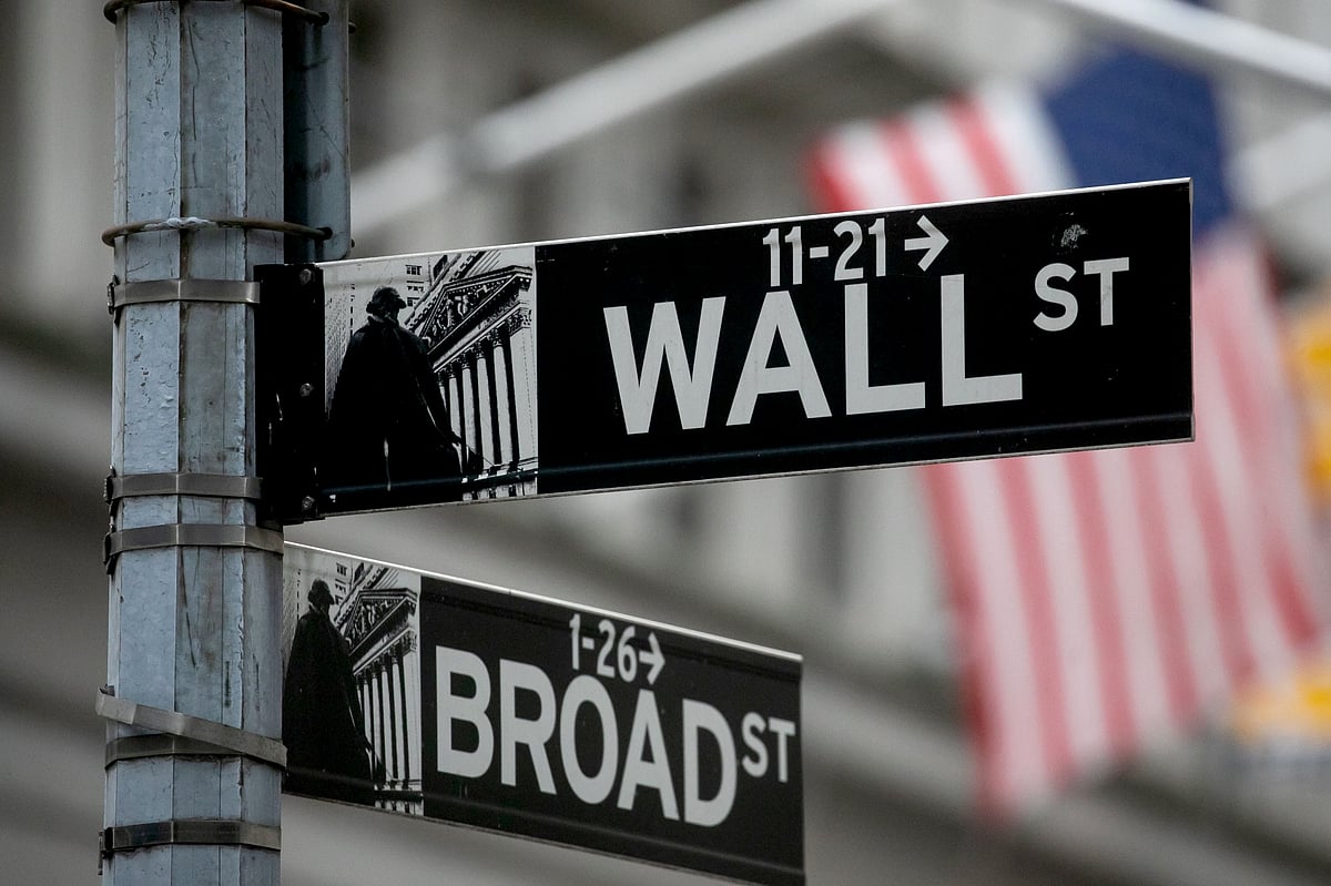 Wall Street weighs solid jobs data.Photographer: Michael Nagle/Bloomberg