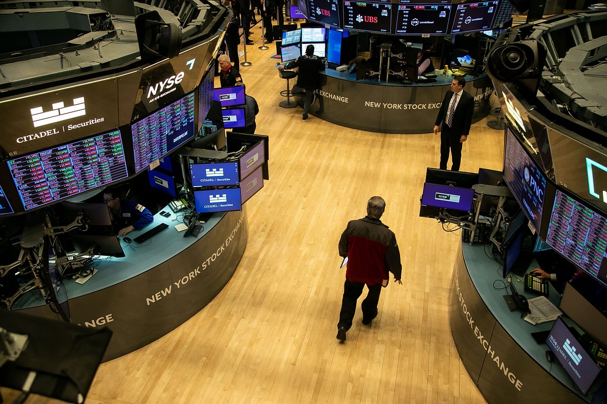 Stocks fall after banner quarter.Photographer: Michael Nagle/Bloomberg