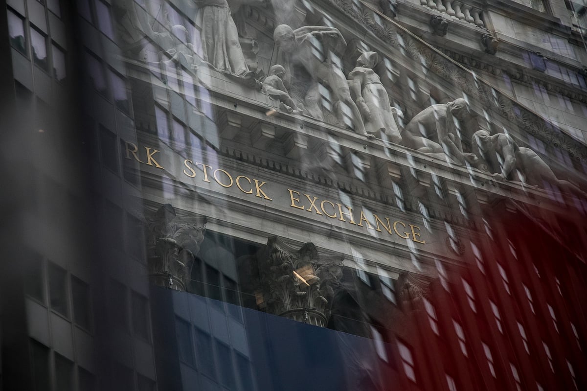 Stocks hit by geopolitical woes.Photographer: Michael Nagle/Bloomberg